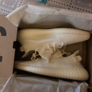 Yeezy creme 350 v2 (triple white) SOLD